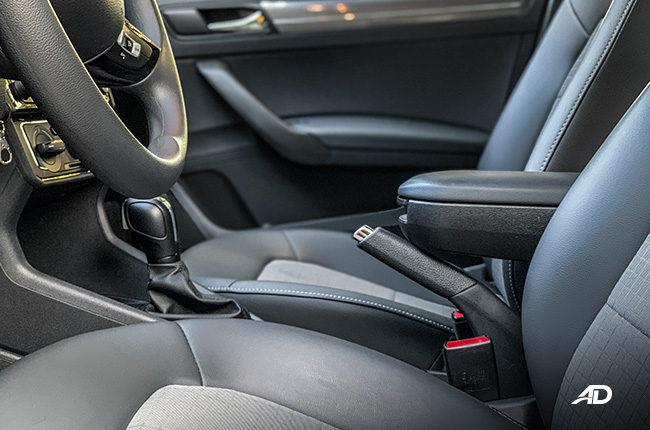 volkswagen santana road test interior arm rest