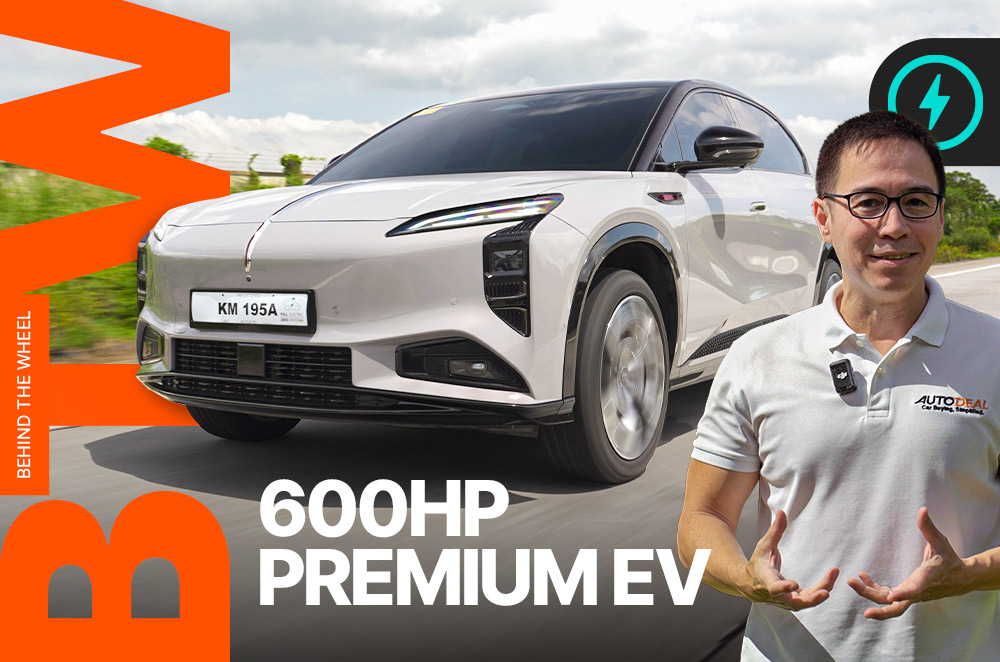 2026 Hongqi EHS7 Review | High-Tech, High-End?