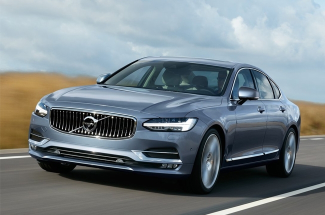 Volvo’s all-new S90 sedan debuts in the US