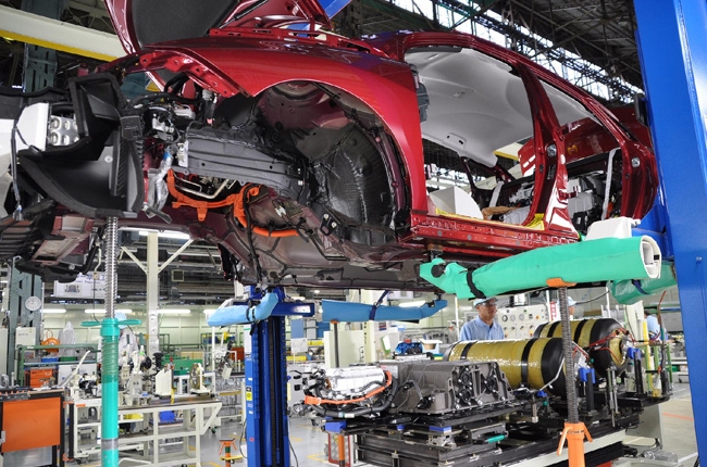 Japan quake halts production of Toyota, Honda, Nissan, and Mitsubishi