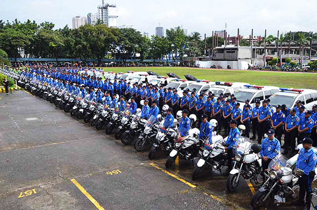 MMDA traffic enforcers