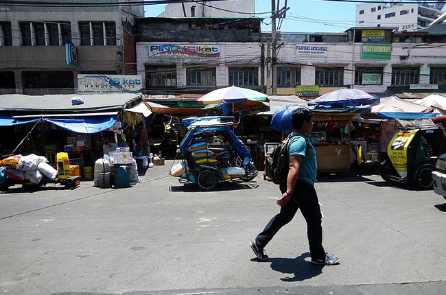 A street in Quiapo.
