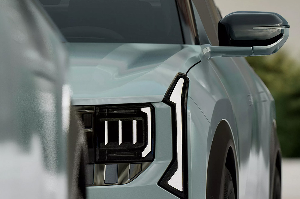 Kia is gearing up to launch the next-generation Seltos with a new design and modern features.