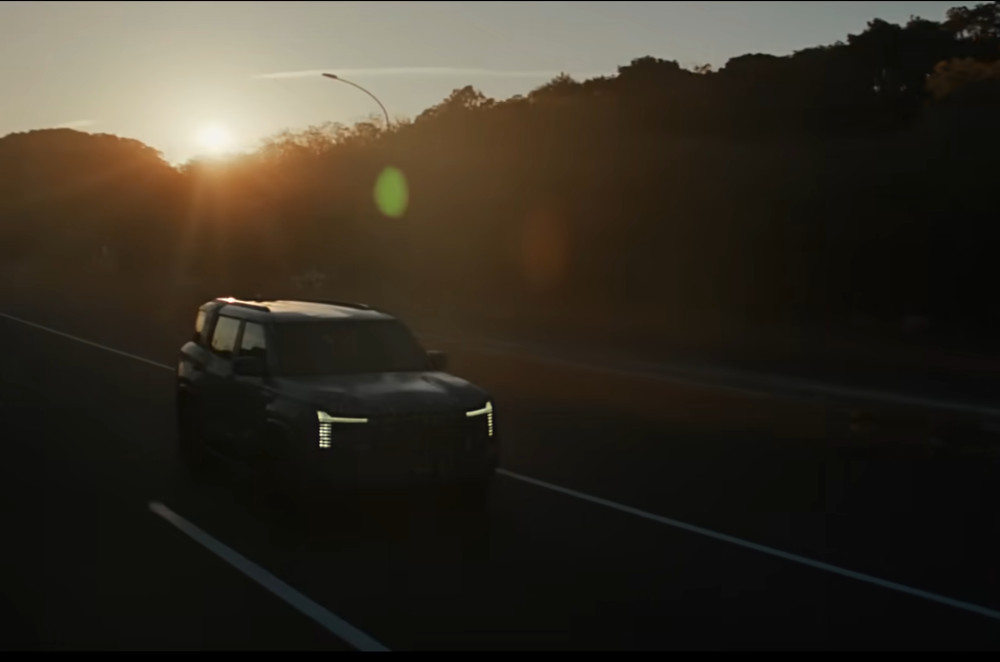 Mitsubishi Pajero Teaser