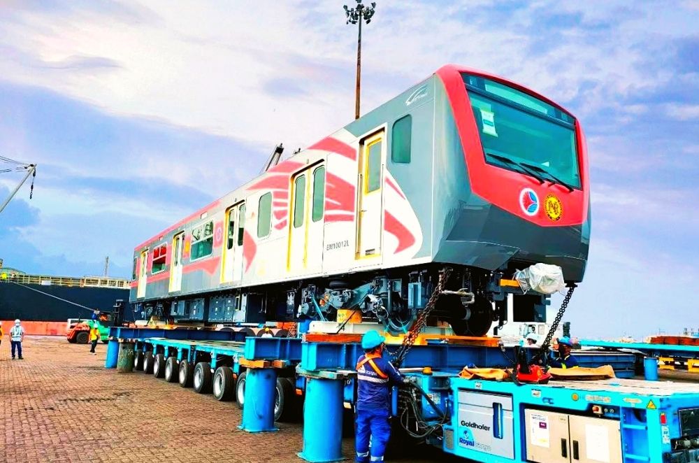 The first PNR Clark trainset has arrived in the Philippines