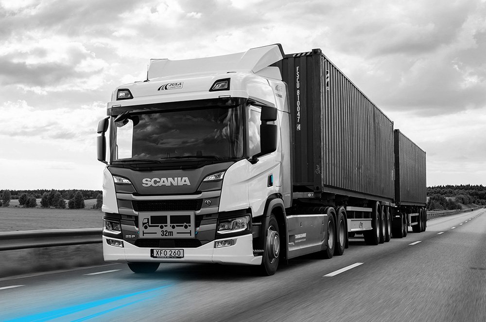 The pilot program combines Scania’s electric drive with Horse Powertrain’s generator for tough forestry routes.