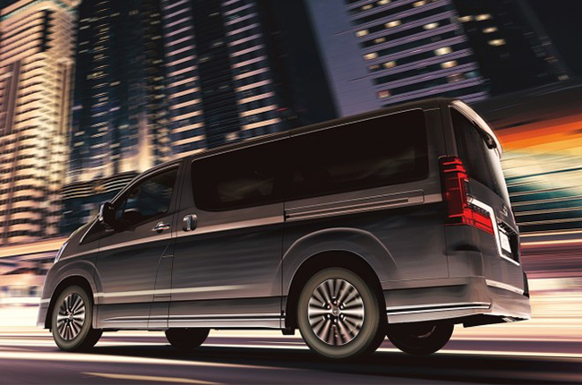 toyota hiace super grandia