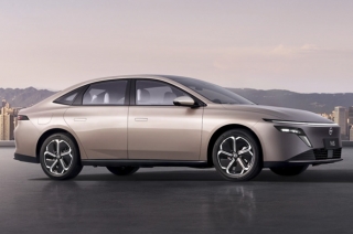 Nissan debuts the N6 PHEV and refreshed Teana for China, both set for launch by end-2025