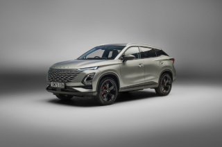 Omoda updates the 5 and E5 with more tech, cabin upgrades, and suspension changes just months after launch.