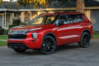 The 2026 Nissan Rogue Plug‑in Hybrid debuts in the US with electric range, seven seats, and hybrid efficiency.