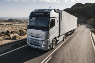 The updated Volvo Dynamic Steering now helps drivers stay in control even after a front tire blowout.