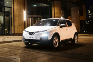 VinFast VF 5 arrives in the Philippines with 326 km range, modern features, and free charging until 2027.