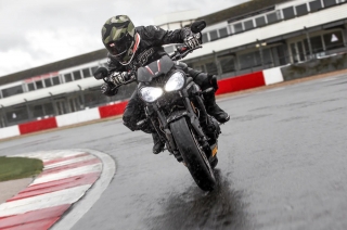 What not to do when riding your motorcycle in the rain