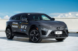 With its sharp design and quick performance, the VF 7 proves that electric cars can be both stylish and practical.