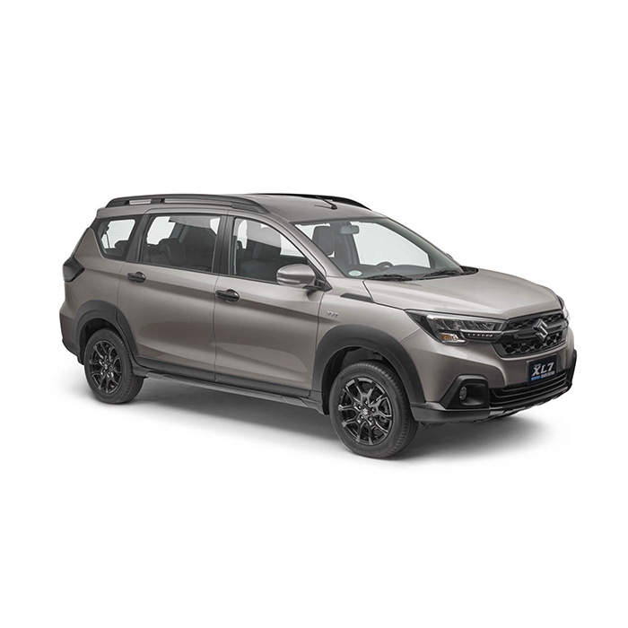 Magma Gray Metallic Suzuki XL7 Hybrid Black Upgrade