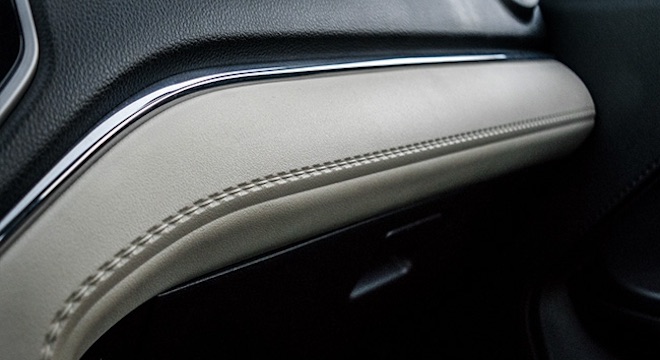 2019 Toyota Rush dashboard stitching