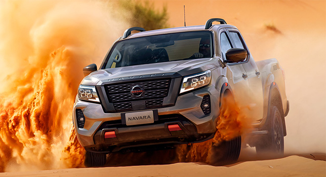 2021 Nissan Navara  action shot