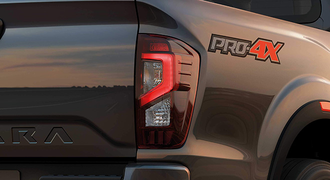 2021 Nissan Navara  rear taillight