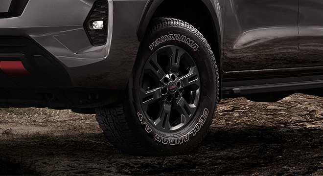 2021 Nissan Navara  wheels