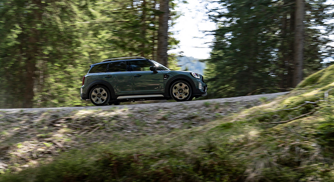 2022 Mini Cooper Countryman Exterior Side Driving 