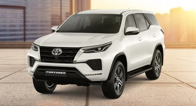 2022 Toyota Fortuner exterior quarter front