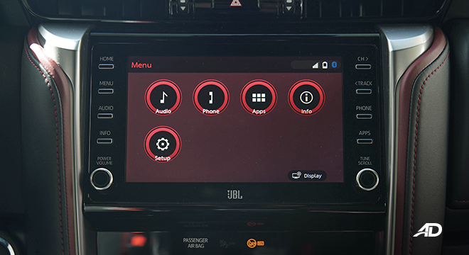 2022 Toyota Fortuner infotainment