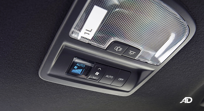 2022 Toyota Fortuner overhead switches