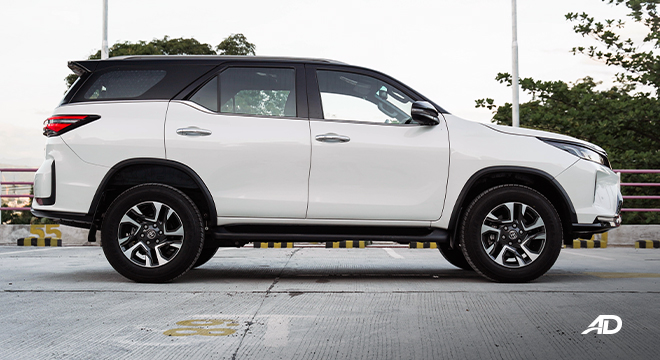 2022 Toyota Fortuner side profile Philippines