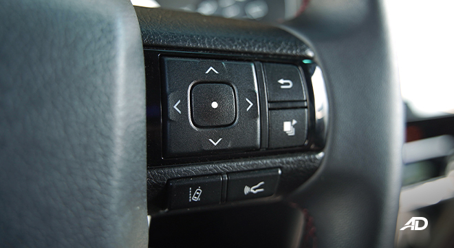 2022 Toyota Fortuner steering wheel controls