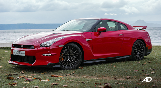  2024 Nissan GT-R Left Front