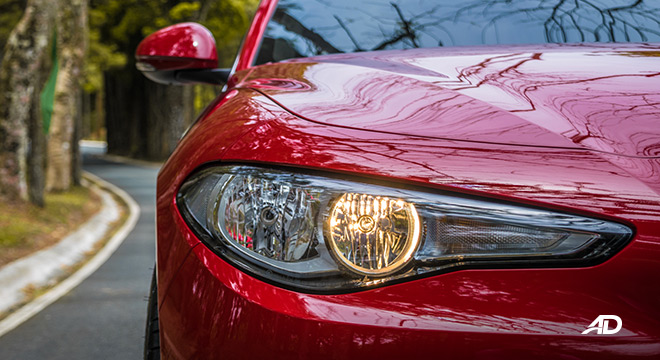 Alfa Romeo Giulia exterior headlights