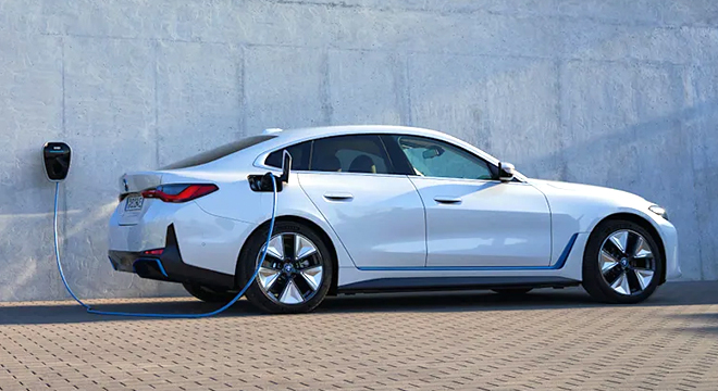 BMW i4