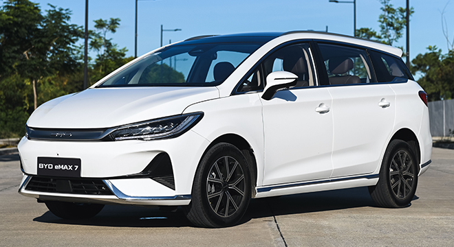 BYD eMAX 7