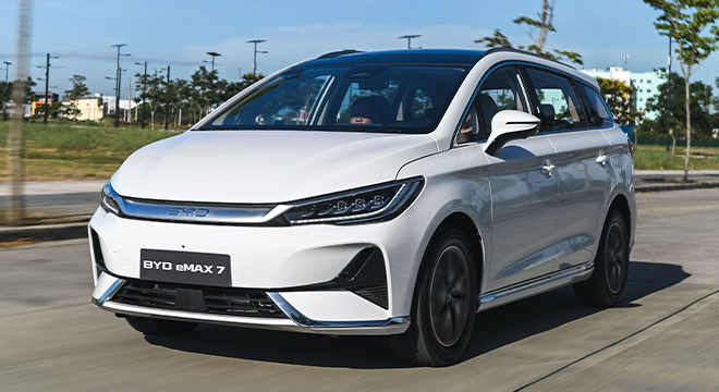 BYD eMAX 7