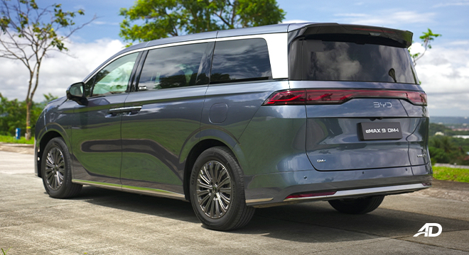BYD eMAX 9