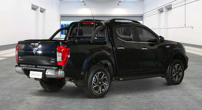 Dongfeng Rich6 EV 450 Rear Quarter