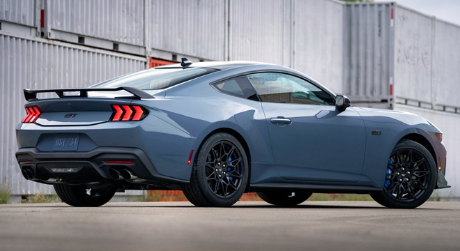 Ford Mustang GT Premium Rear Quarter