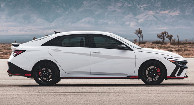 Hyundai Elantra N Side