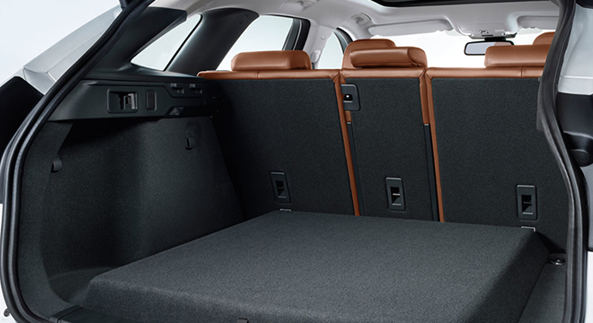 Jaguar F-Pace 2018 boot space