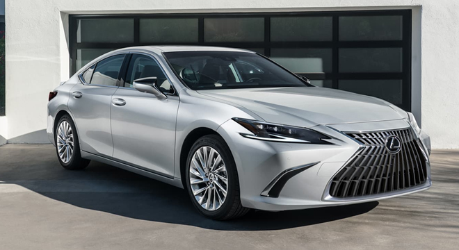 Lexus ES Premier Philippines front quarter right