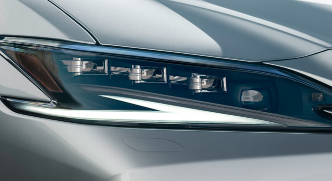 Lexus ES Premier Philippines headlight