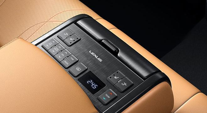 Lexus ES Premier Philippines rear controls