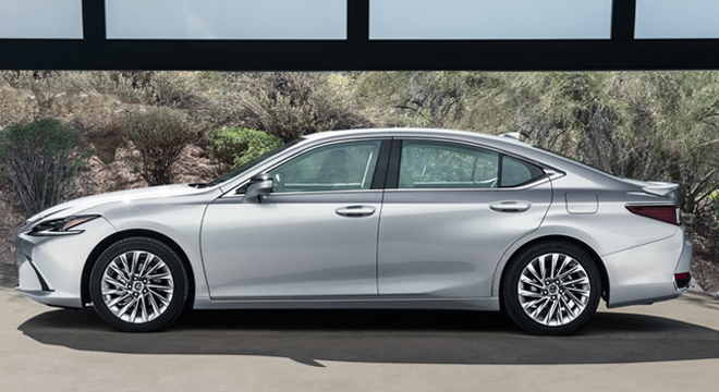 Lexus ES Premier Philippines side profile