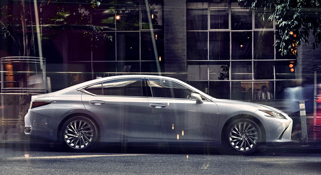 Lexus ES Premier Philippines side profile