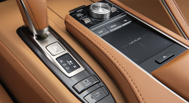 Lexus LC 500 gear shifter
