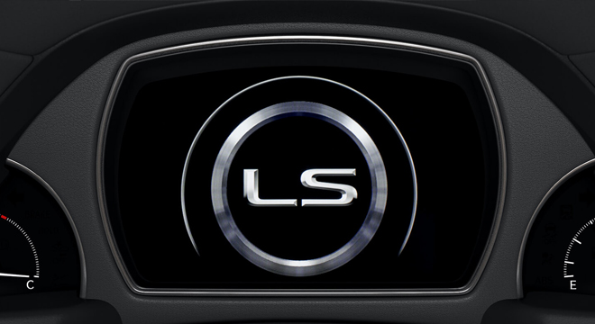 Lexus LS 500h Premier digital display