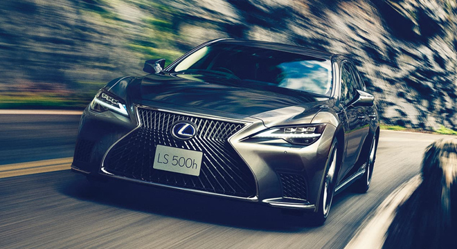 Lexus LS 500h Premier front