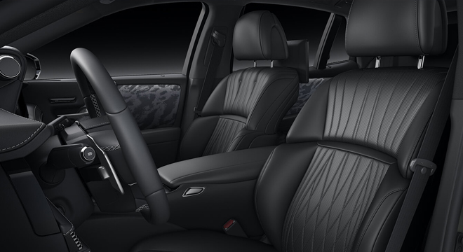 Lexus LS 500h Premier interior 