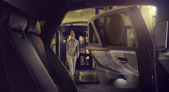 Lexus LS 500h Premier rear