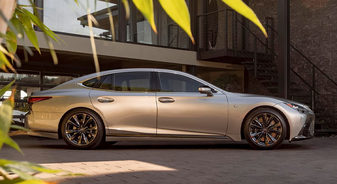 Lexus LS